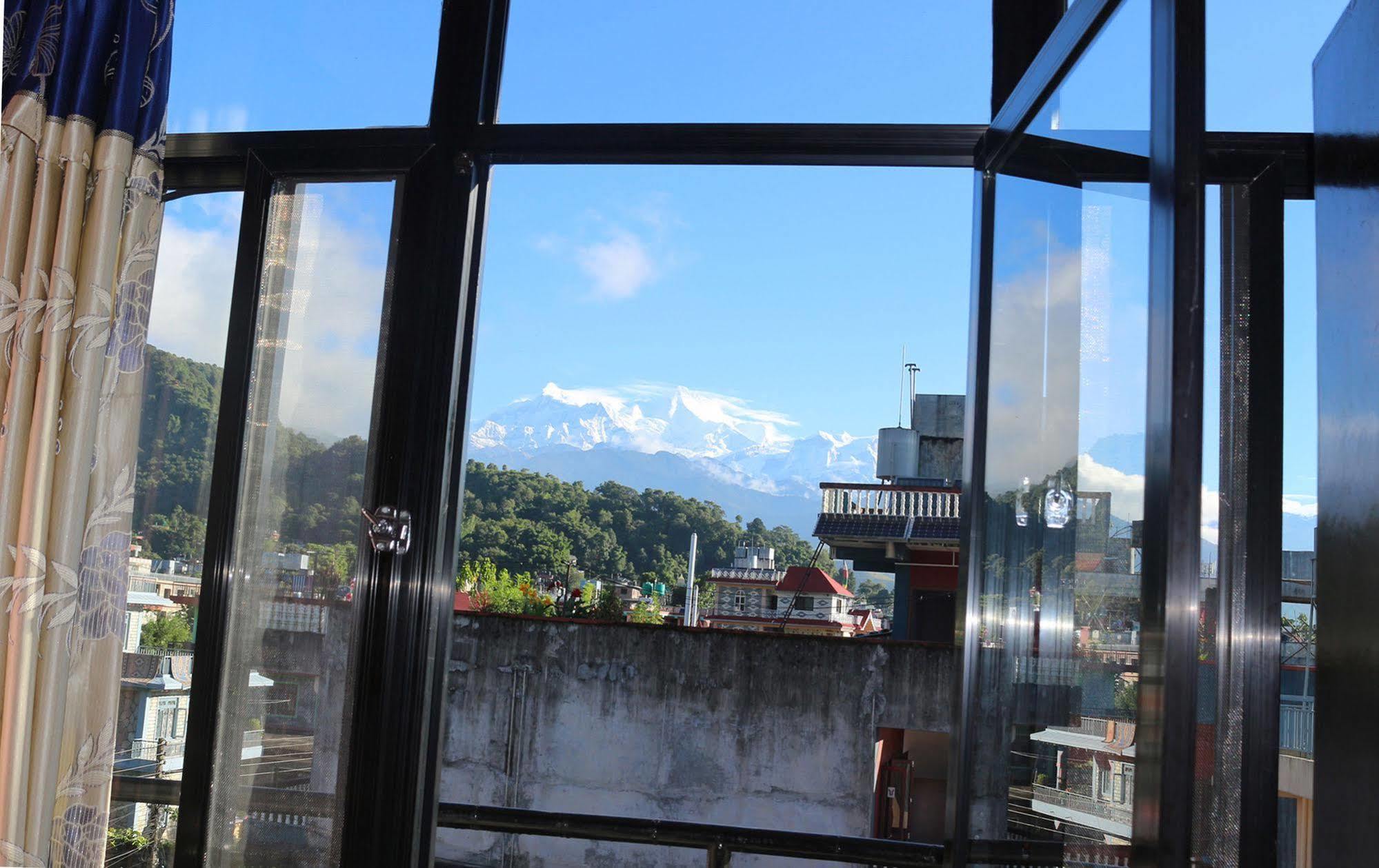 Hotel Buttercup Pokhara Exterior foto